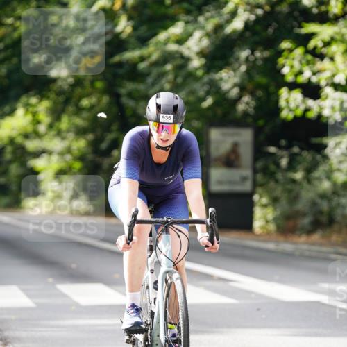 14.09.2025 - Stadtparktriathlon Michael Burmester http://msf.ph/oto/8912326 14.09.2025 11:32:48 Radfahren 936, 950, 967, 994 meine-sportfotos.de