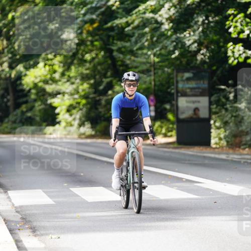 14.09.2025 - Stadtparktriathlon Michael Burmester http://msf.ph/oto/8912328 14.09.2025 11:32:53 Radfahren 936, 994 meine-sportfotos.de