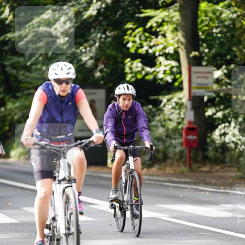 14.09.2025 - Stadtparktriathlon Michael Burmester http://msf.ph/oto/8912339 14.09.2025 11:33:16 Radfahren 946, 980, 992, 1005, 1011, 1067 meine-sportfotos.de