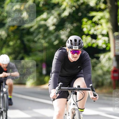 14.09.2025 - Stadtparktriathlon Michael Burmester http://msf.ph/oto/8912347 14.09.2025 11:33:24 Radfahren 824, 839, 946, 962, 980, 992, 1008, 1067 meine-sportfotos.de