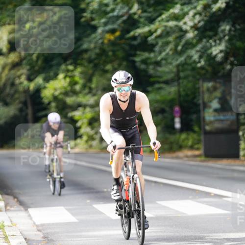 14.09.2025 - Stadtparktriathlon Michael Burmester http://msf.ph/oto/8912354 14.09.2025 11:33:38 Radfahren 951, 1006, 1069 meine-sportfotos.de