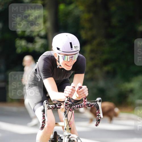 14.09.2025 - Stadtparktriathlon Michael Burmester http://msf.ph/oto/8912358 14.09.2025 11:33:41 Radfahren 951, 1069 meine-sportfotos.de