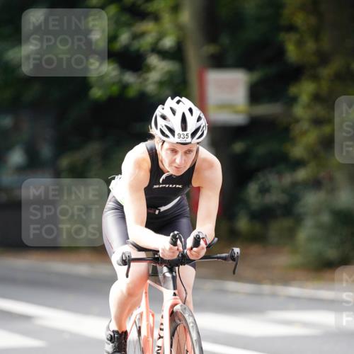 14.09.2025 - Stadtparktriathlon Michael Burmester http://msf.ph/oto/8912379 14.09.2025 11:34:22 Radfahren 934, 935 meine-sportfotos.de