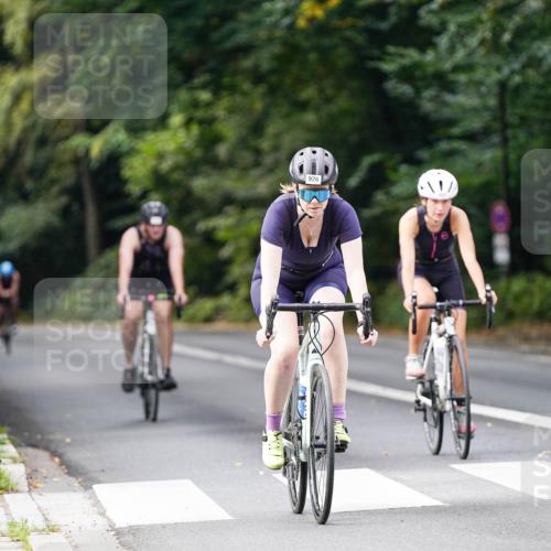 14.09.2025 - Stadtparktriathlon Michael Burmester http://msf.ph/oto/8912382 14.09.2025 11:34:31 Radfahren 902, 926, 934, 969, 1035 meine-sportfotos.de