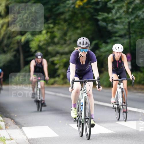 14.09.2025 - Stadtparktriathlon Michael Burmester http://msf.ph/oto/8912383 14.09.2025 11:34:31 Radfahren 902, 926, 934, 969, 1035 meine-sportfotos.de