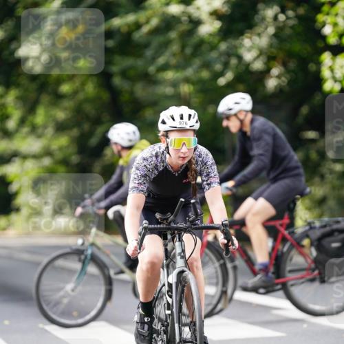14.09.2025 - Stadtparktriathlon Michael Burmester http://msf.ph/oto/8912392 14.09.2025 11:34:47 Radfahren 976, 979, 993 meine-sportfotos.de
