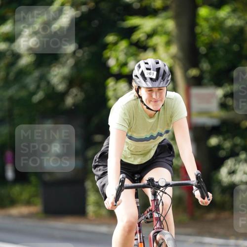 14.09.2025 - Stadtparktriathlon Michael Burmester http://msf.ph/oto/8912400 14.09.2025 11:35:04 Radfahren 924, 961, 985, 1082 meine-sportfotos.de