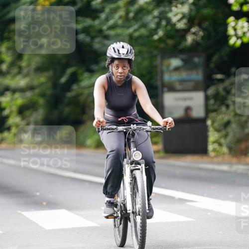 14.09.2025 - Stadtparktriathlon Michael Burmester http://msf.ph/oto/8912401 14.09.2025 11:35:05 Radfahren 924, 961, 985, 1012, 1082 meine-sportfotos.de