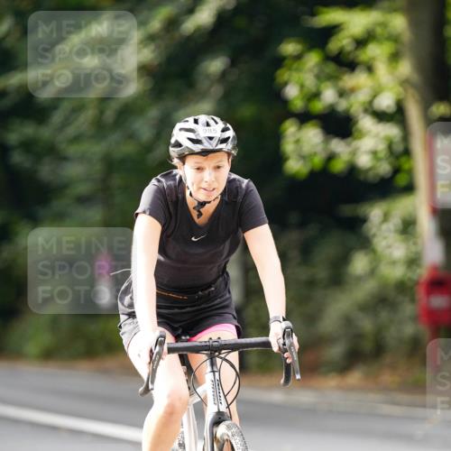 14.09.2025 - Stadtparktriathlon Michael Burmester http://msf.ph/oto/8912404 14.09.2025 11:35:09 Radfahren 868, 924, 932, 961, 985, 1012, 1103 meine-sportfotos.de
