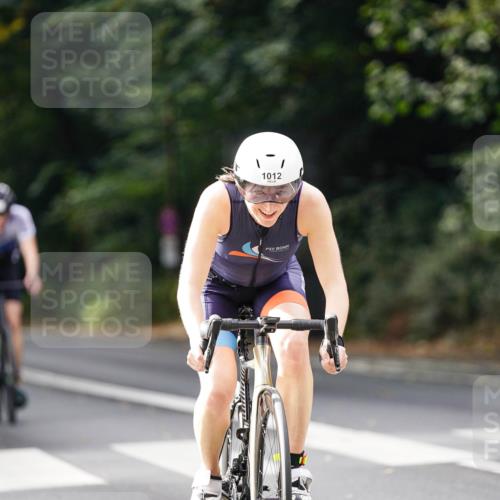 14.09.2025 - Stadtparktriathlon Michael Burmester http://msf.ph/oto/8912406 14.09.2025 11:35:14 Radfahren 868, 932, 985, 990, 1012, 1041, 1103 meine-sportfotos.de