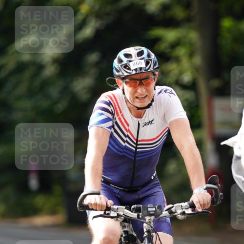 14.09.2025 - Stadtparktriathlon Michael Burmester http://msf.ph/oto/8912409 14.09.2025 11:35:16 Radfahren 868, 932, 990, 1012, 1041, 1103 meine-sportfotos.de