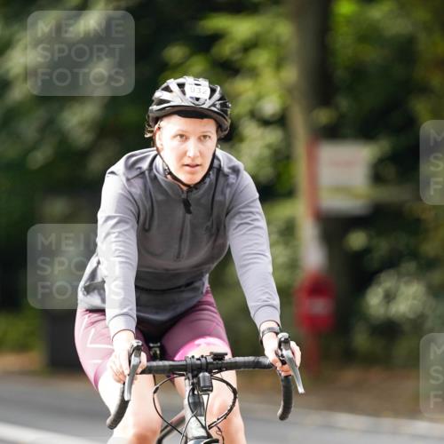 14.09.2025 - Stadtparktriathlon Michael Burmester http://msf.ph/oto/8912410 14.09.2025 11:35:17 Radfahren 868, 932, 947, 990, 1012, 1041, 1103 meine-sportfotos.de