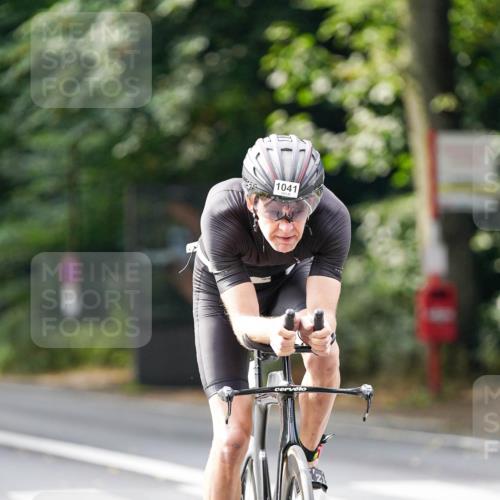 14.09.2025 - Stadtparktriathlon Michael Burmester http://msf.ph/oto/8912414 14.09.2025 11:35:21 Radfahren 868, 931, 932, 947, 990, 1041, 1103 meine-sportfotos.de