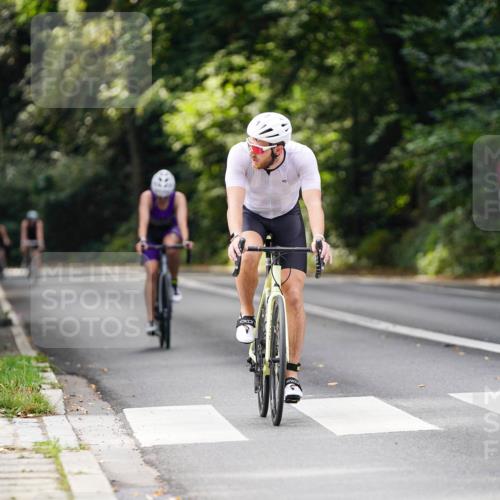 14.09.2025 - Stadtparktriathlon Michael Burmester http://msf.ph/oto/8912420 14.09.2025 11:35:32 Radfahren 931, 941, 1023 meine-sportfotos.de