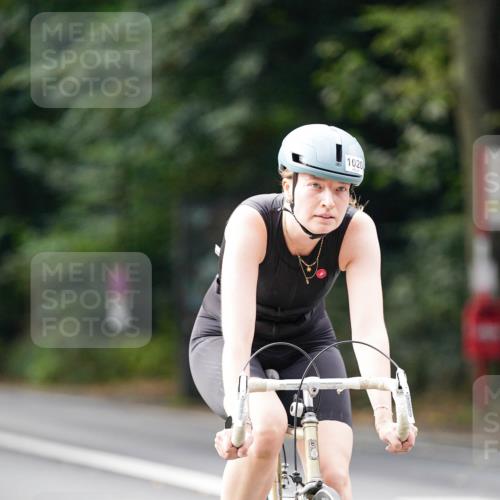 14.09.2025 - Stadtparktriathlon Michael Burmester http://msf.ph/oto/8912425 14.09.2025 11:35:41 Radfahren 941, 995, 1020 meine-sportfotos.de