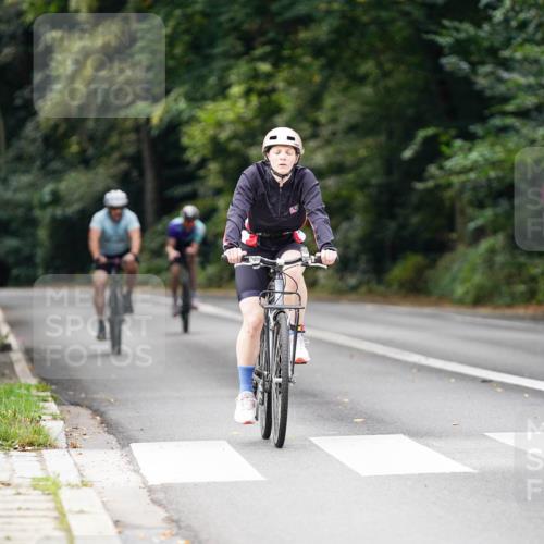 14.09.2025 - Stadtparktriathlon Michael Burmester http://msf.ph/oto/8912429 14.09.2025 11:35:49 Radfahren 837, 995, 996, 1076 meine-sportfotos.de