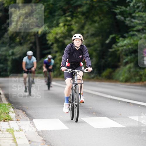 14.09.2025 - Stadtparktriathlon Michael Burmester http://msf.ph/oto/8912430 14.09.2025 11:35:49 Radfahren 837, 995, 996, 1076 meine-sportfotos.de