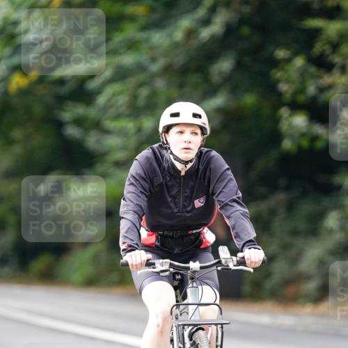 14.09.2025 - Stadtparktriathlon Michael Burmester http://msf.ph/oto/8912431 14.09.2025 11:35:50 Radfahren 837, 995, 996, 1076 meine-sportfotos.de