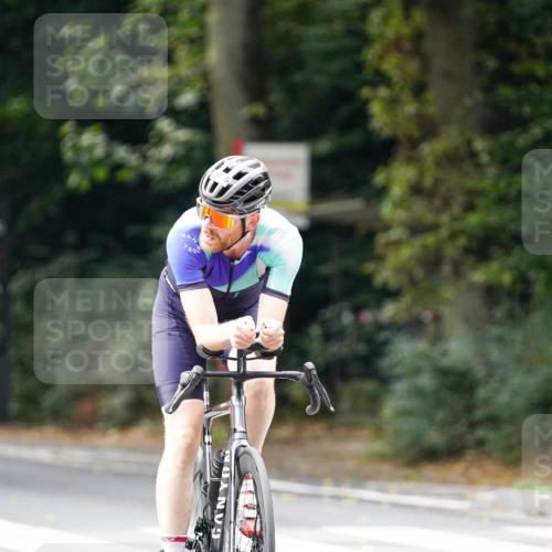 14.09.2025 - Stadtparktriathlon Michael Burmester http://msf.ph/oto/8912433 14.09.2025 11:35:54 Radfahren 837, 996, 1076, 1113 meine-sportfotos.de