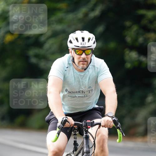 14.09.2025 - Stadtparktriathlon Michael Burmester http://msf.ph/oto/8912435 14.09.2025 11:35:55 Radfahren 837, 996, 1076, 1092, 1113 meine-sportfotos.de