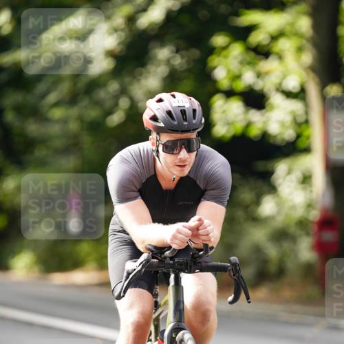 14.09.2025 - Stadtparktriathlon Michael Burmester http://msf.ph/oto/8912456 14.09.2025 11:36:36 Radfahren 938, 989, 1018, 1101, 1109, 1112, 1115 meine-sportfotos.de