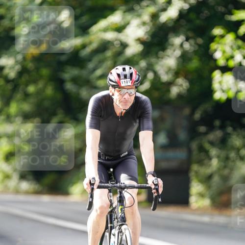 14.09.2025 - Stadtparktriathlon Michael Burmester http://msf.ph/oto/8912459 14.09.2025 11:36:39 Radfahren 916, 938, 973, 982, 989, 1018, 1101, 1112 meine-sportfotos.de