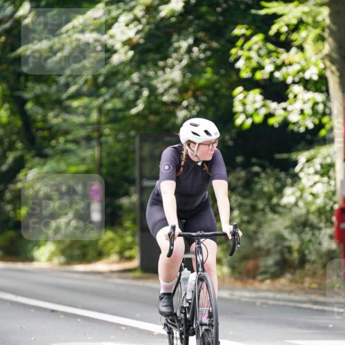 14.09.2025 - Stadtparktriathlon Michael Burmester http://msf.ph/oto/8912465 14.09.2025 11:36:45 Radfahren 916, 938, 973, 982, 989, 1018, 1077, 1083, 1101 meine-sportfotos.de