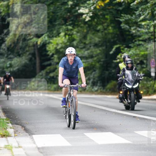 14.09.2025 - Stadtparktriathlon Michael Burmester http://msf.ph/oto/8912472 14.09.2025 11:36:58 Radfahren 854 meine-sportfotos.de