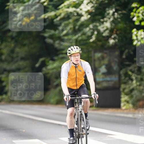 14.09.2025 - Stadtparktriathlon Michael Burmester http://msf.ph/oto/8912478 14.09.2025 11:37:09 Radfahren 975, 1027, 1048 meine-sportfotos.de