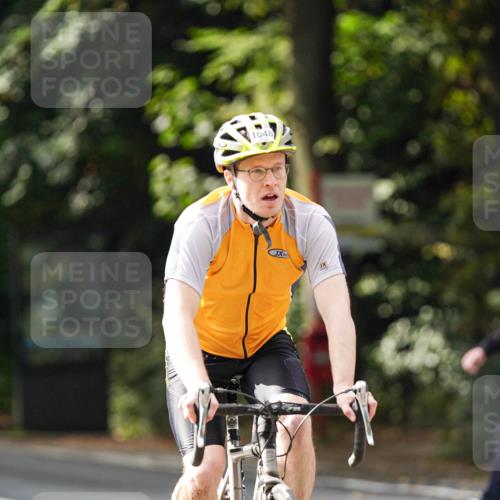 14.09.2025 - Stadtparktriathlon Michael Burmester http://msf.ph/oto/8912480 14.09.2025 11:37:10 Radfahren 975, 1027, 1048, 1051 meine-sportfotos.de