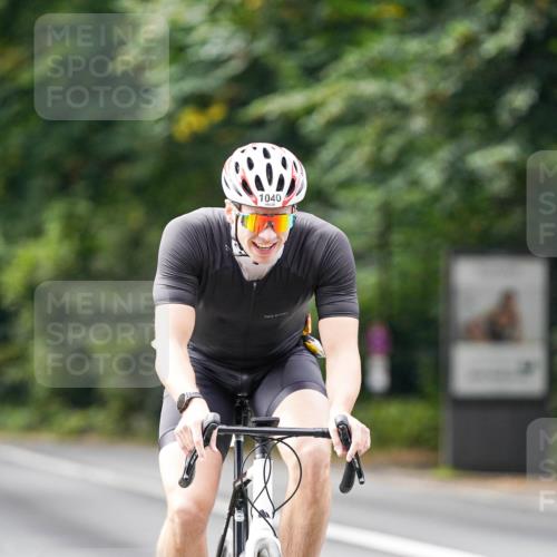 14.09.2025 - Stadtparktriathlon Michael Burmester http://msf.ph/oto/8912487 14.09.2025 11:37:30 Radfahren 1016, 1040 meine-sportfotos.de