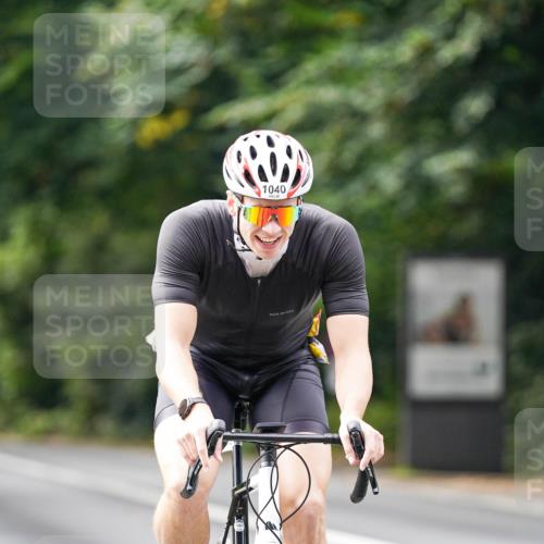 14.09.2025 - Stadtparktriathlon Michael Burmester http://msf.ph/oto/8912488 14.09.2025 11:37:30 Radfahren 1016, 1040 meine-sportfotos.de