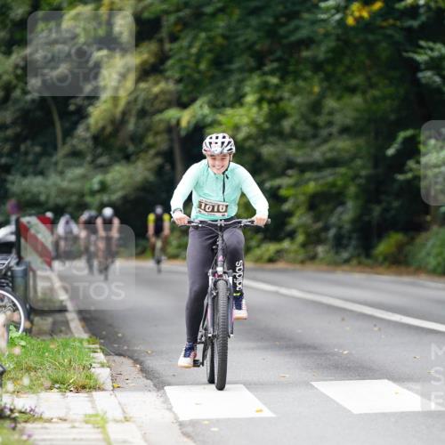 14.09.2025 - Stadtparktriathlon Michael Burmester http://msf.ph/oto/8912489 14.09.2025 11:37:36 Radfahren 1016, 1054, 1107 meine-sportfotos.de