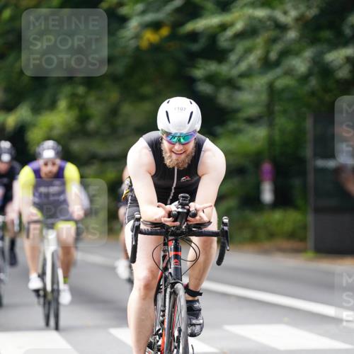 14.09.2025 - Stadtparktriathlon Michael Burmester http://msf.ph/oto/8912495 14.09.2025 11:37:43 Radfahren 981, 984, 1016, 1039, 1043, 1054, 1107 meine-sportfotos.de