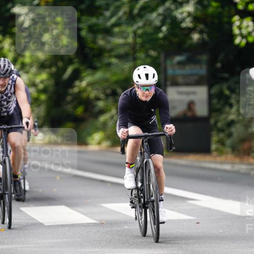 14.09.2025 - Stadtparktriathlon Michael Burmester http://msf.ph/oto/8912510 14.09.2025 11:37:59 Radfahren 963, 987, 1033, 1064, 1080, 1102 meine-sportfotos.de