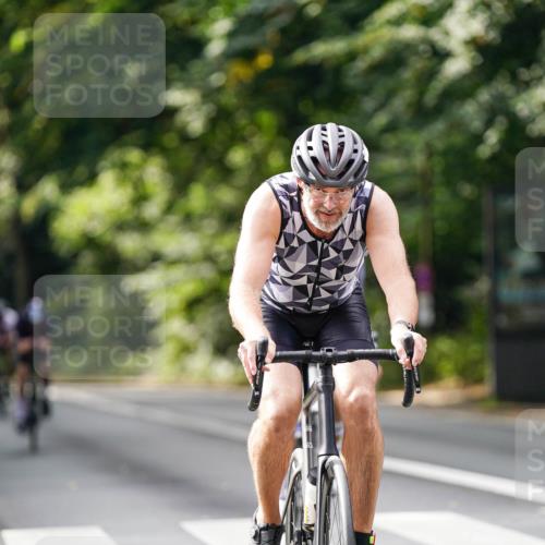 14.09.2025 - Stadtparktriathlon Michael Burmester http://msf.ph/oto/8912511 14.09.2025 11:38:00 Radfahren 963, 987, 1033, 1064, 1080, 1102 meine-sportfotos.de