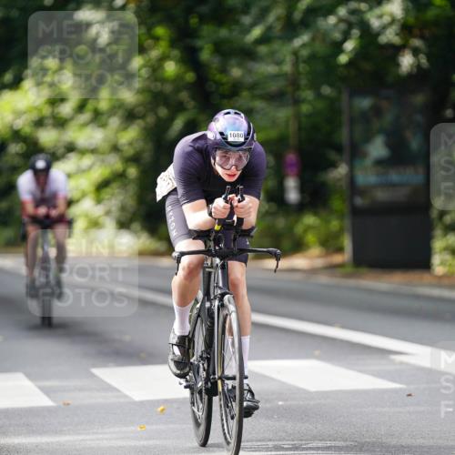 14.09.2025 - Stadtparktriathlon Michael Burmester http://msf.ph/oto/8912513 14.09.2025 11:38:03 Radfahren 963, 987, 1033, 1064, 1080, 1102 meine-sportfotos.de