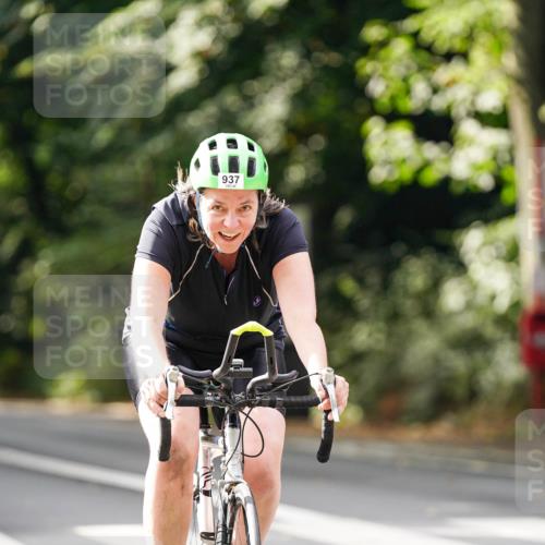 14.09.2025 - Stadtparktriathlon Michael Burmester http://msf.ph/oto/8912522 14.09.2025 11:38:21 Radfahren 937, 939 meine-sportfotos.de