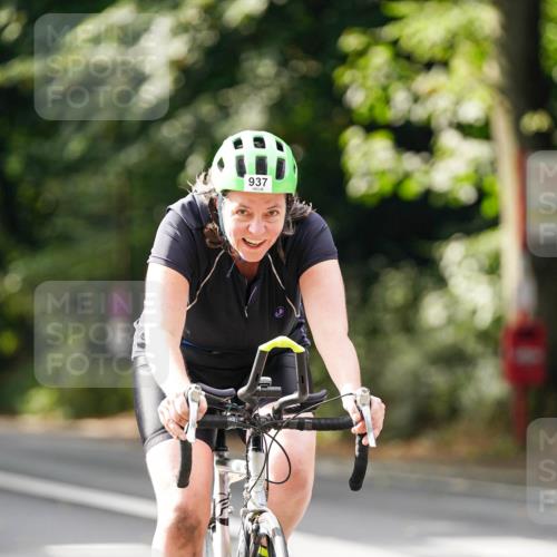 14.09.2025 - Stadtparktriathlon Michael Burmester http://msf.ph/oto/8912523 14.09.2025 11:38:21 Radfahren 937, 939 meine-sportfotos.de