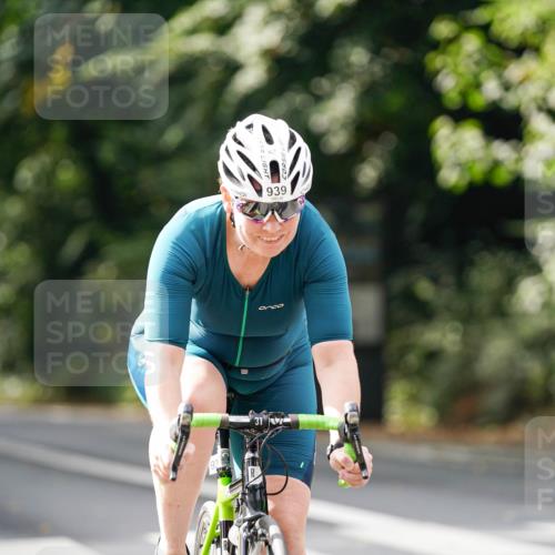 14.09.2025 - Stadtparktriathlon Michael Burmester http://msf.ph/oto/8912526 14.09.2025 11:38:27 Radfahren 828, 937, 939, 955, 1078 meine-sportfotos.de