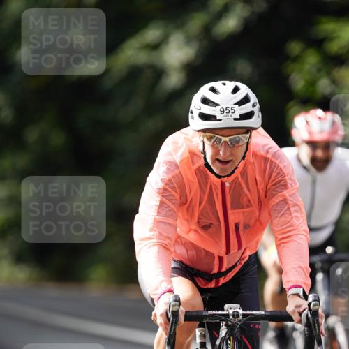 14.09.2025 - Stadtparktriathlon Michael Burmester http://msf.ph/oto/8912530 14.09.2025 11:38:32 Radfahren 828, 939, 955, 1078 meine-sportfotos.de