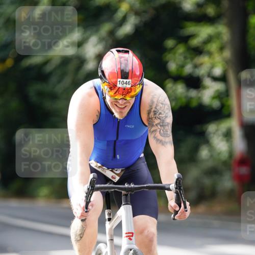 14.09.2025 - Stadtparktriathlon Michael Burmester http://msf.ph/oto/8912536 14.09.2025 11:38:44 Radfahren 855, 943, 1046, 1047 meine-sportfotos.de
