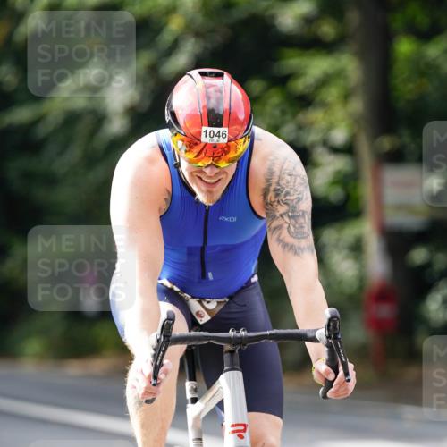14.09.2025 - Stadtparktriathlon Michael Burmester http://msf.ph/oto/8912537 14.09.2025 11:38:44 Radfahren 855, 943, 1046, 1047 meine-sportfotos.de
