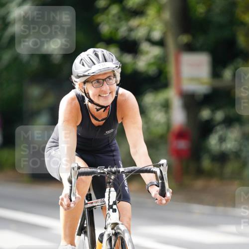 14.09.2025 - Stadtparktriathlon Michael Burmester http://msf.ph/oto/8912548 14.09.2025 11:39:01 Radfahren 949, 952, 998, 1025, 1086, 1099 meine-sportfotos.de