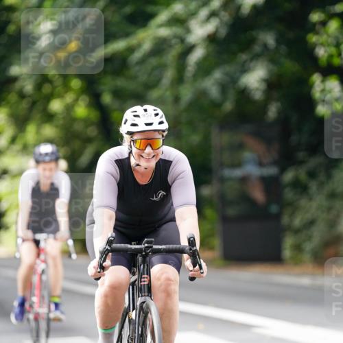 14.09.2025 - Stadtparktriathlon Michael Burmester http://msf.ph/oto/8912550 14.09.2025 11:39:08 Radfahren 949, 952, 1014, 1062, 1086 meine-sportfotos.de