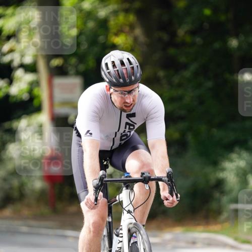 14.09.2025 - Stadtparktriathlon Michael Burmester http://msf.ph/oto/8912556 14.09.2025 11:39:11 Radfahren 949, 952, 1014, 1062, 1091 meine-sportfotos.de