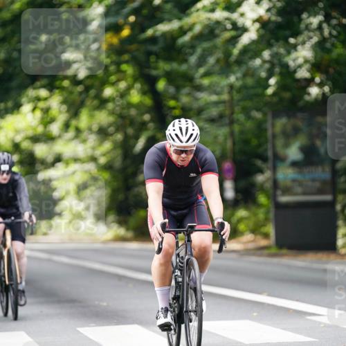14.09.2025 - Stadtparktriathlon Michael Burmester http://msf.ph/oto/8912563 14.09.2025 11:39:23 Radfahren 927, 940, 960, 1058, 1087, 1091 meine-sportfotos.de