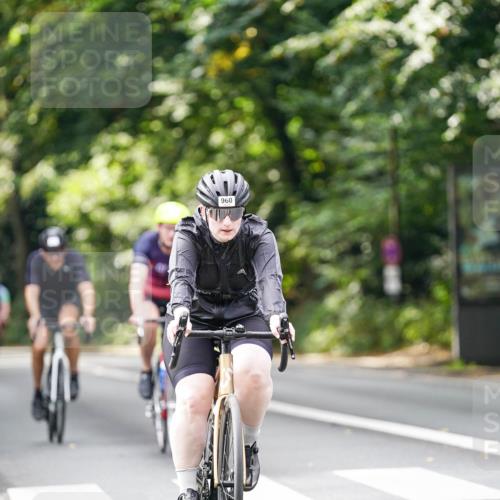 14.09.2025 - Stadtparktriathlon Michael Burmester http://msf.ph/oto/8912565 14.09.2025 11:39:25 Radfahren 927, 940, 960, 1031, 1058, 1073, 1087, 1110 meine-sportfotos.de