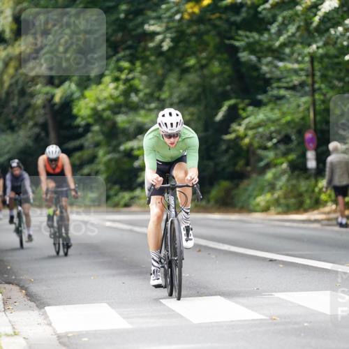 14.09.2025 - Stadtparktriathlon Michael Burmester http://msf.ph/oto/8912580 14.09.2025 11:39:46 Radfahren 964, 1063, 1067, 1095, 1108, 1120 meine-sportfotos.de