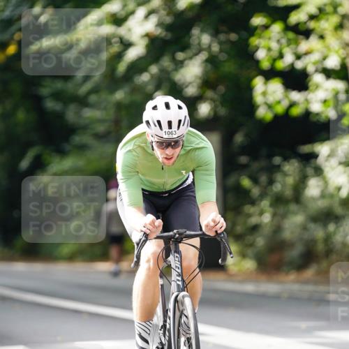 14.09.2025 - Stadtparktriathlon Michael Burmester http://msf.ph/oto/8912581 14.09.2025 11:39:47 Radfahren 957, 964, 1063, 1067, 1095, 1108 meine-sportfotos.de